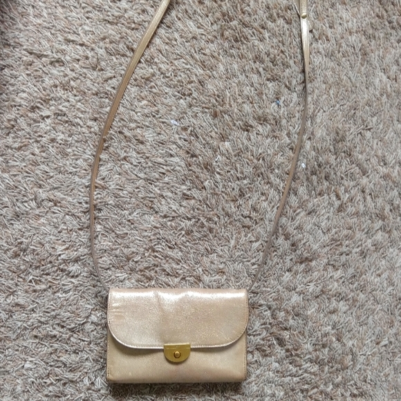 Cute Pre-owned Leather Gold Fossil Crossbody Purse - Picture 7 of 10
